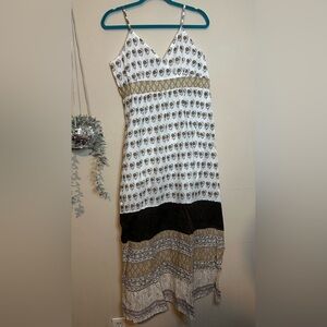 Boho maxi dress-nwt-Silver shimmer White and tan